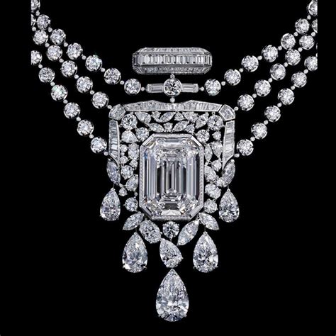 chanel high jewelry no 5.